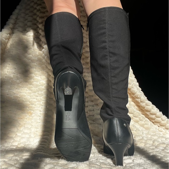 Tall Women’s zip up heeled boots - Picture 6 of 6